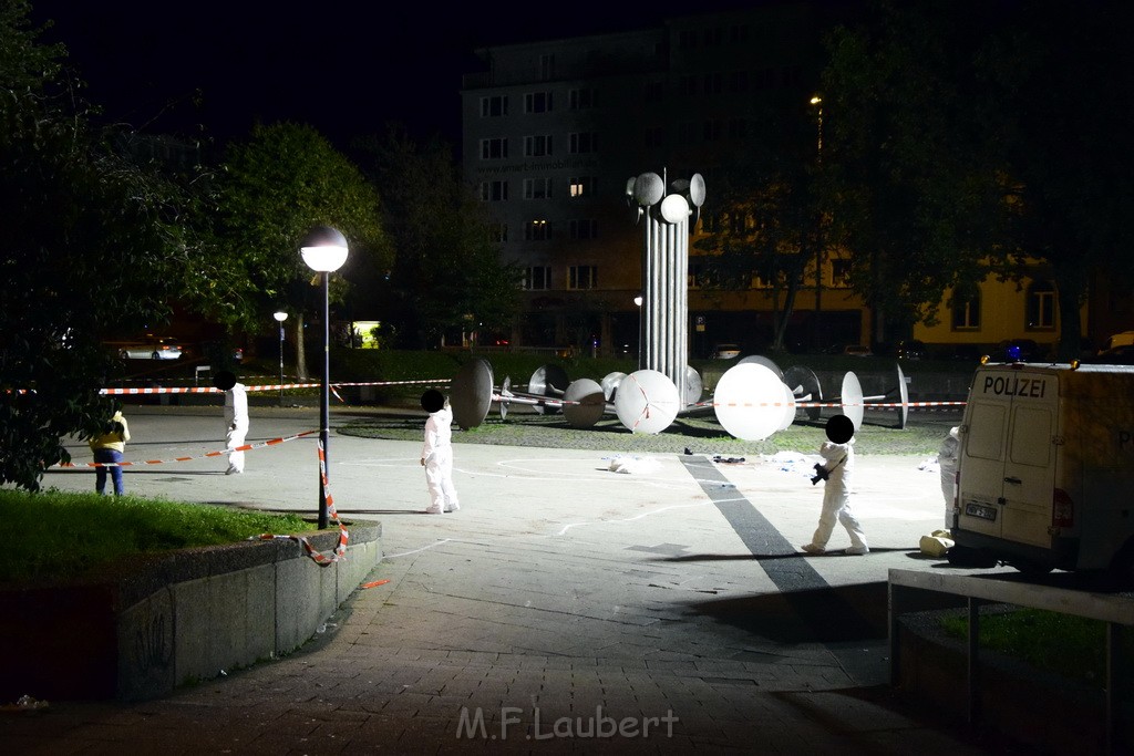 Einsatz BF Messerstecherei Koeln Neustadt Nord Eberplatz Platzmitte P086.JPG - Miklos Laubert